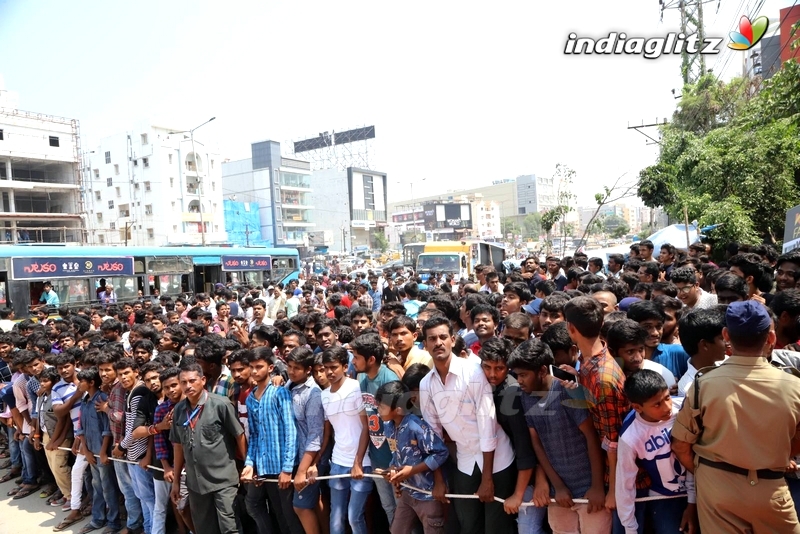 Vijay devarakonda , Rashmika Inaugurates KLM Fashion Mall at Chanda Nagar