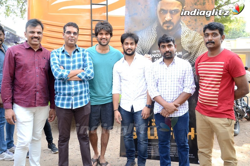 Vijay Deverakonda Launches Manoj Nandam's First Look From Operation Gold Fish