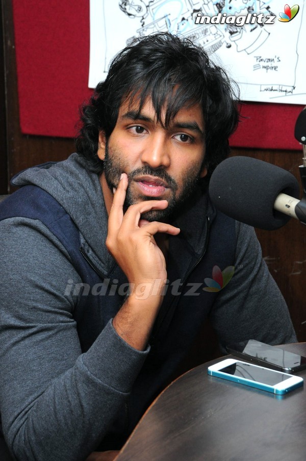 Manchu Vishnu @ Red FM