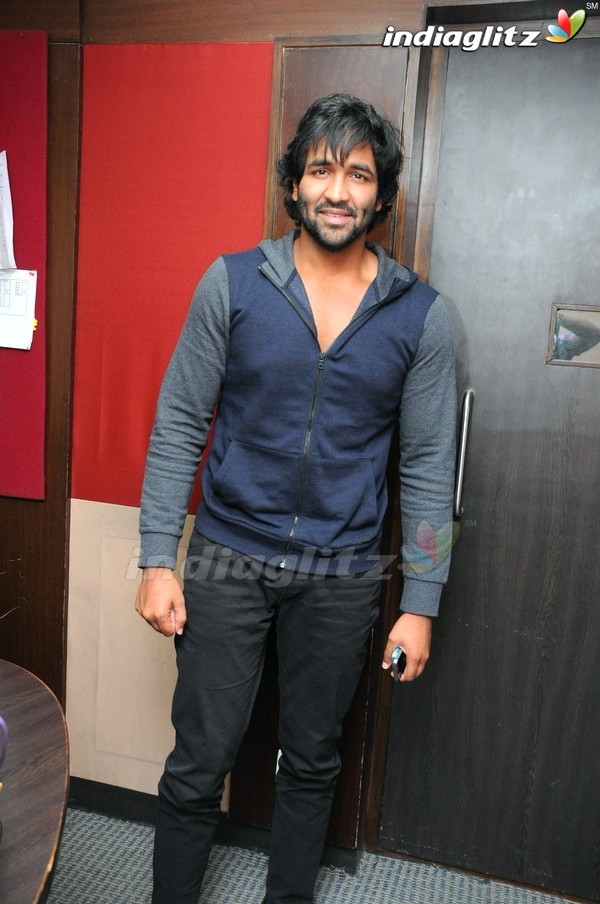 Manchu Vishnu @ Red FM