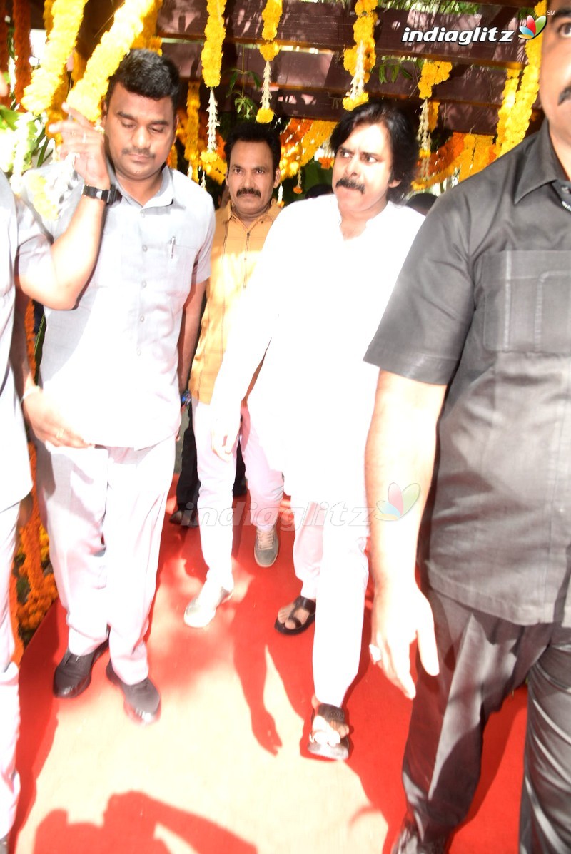 Pawan Kalyan @ Vishwak Sen, Aishwarya Arjun Movie Launch