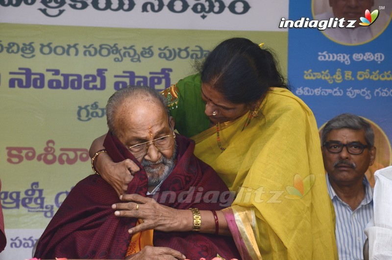 Veteran Journalists Association Felicitates Dadasaheb Phalke Awarded K Viswanath