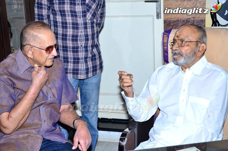 Superstar Krishna Meets Dadasaheb Phalke Awardee K Viswanath