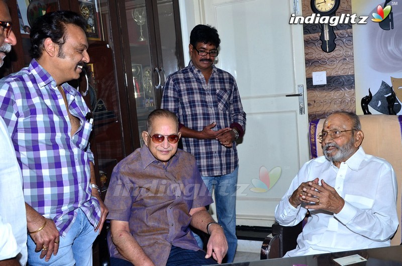 Superstar Krishna Meets Dadasaheb Phalke Awardee K Viswanath