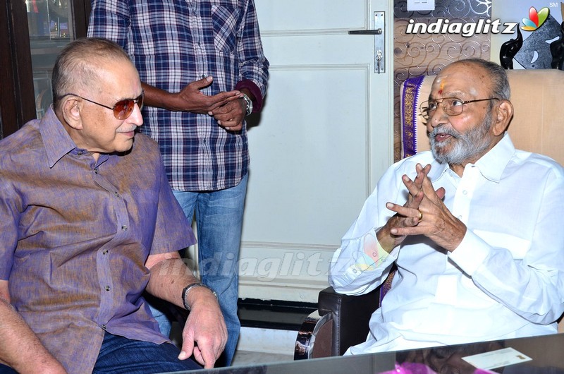 Superstar Krishna Meets Dadasaheb Phalke Awardee K Viswanath