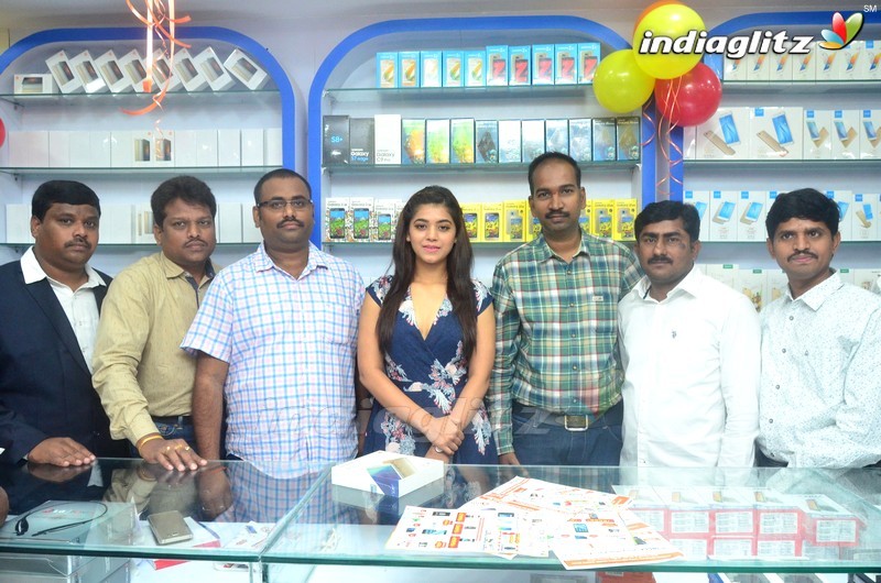 Yamini Bhaskar Launches CellBay Mobile Store at Kukatpally