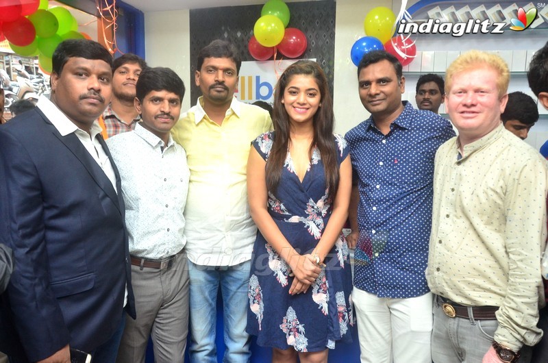 Yamini Bhaskar Launches CellBay Mobile Store at Kukatpally