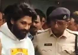 Police Officials Take Allu Arjun To Chikkadapally Police Station