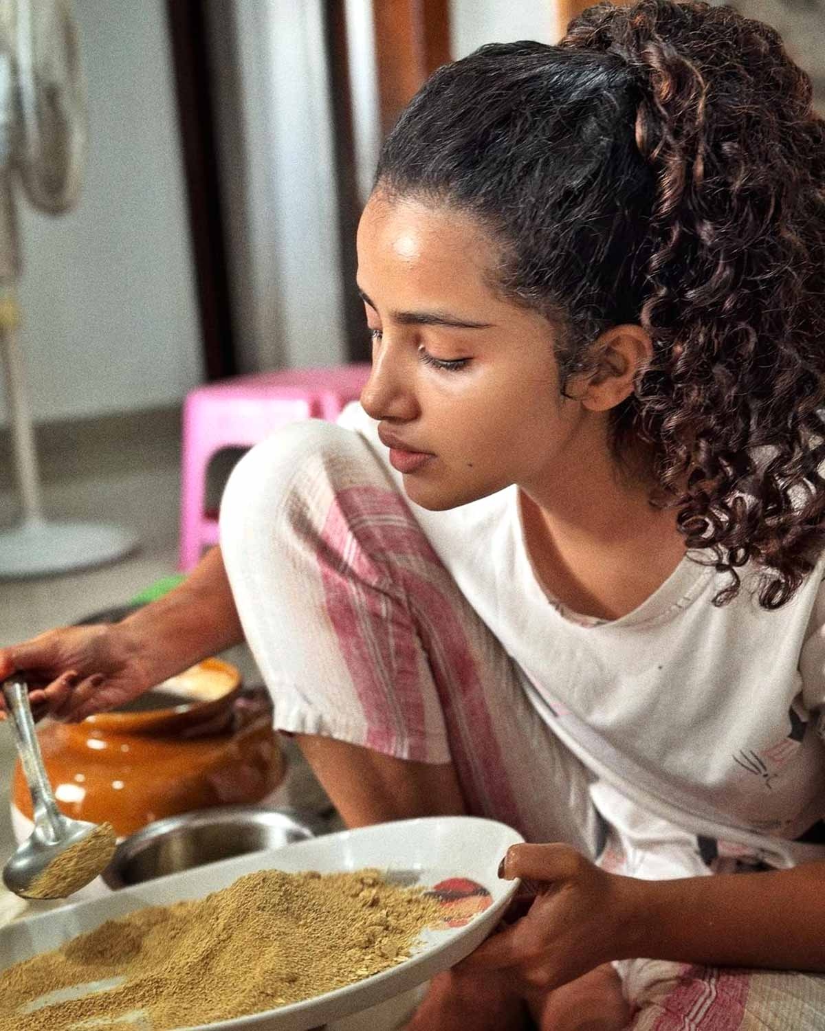 Anupama Parameswaran shares candid Pictures As She makes yummiest Mango Pickle