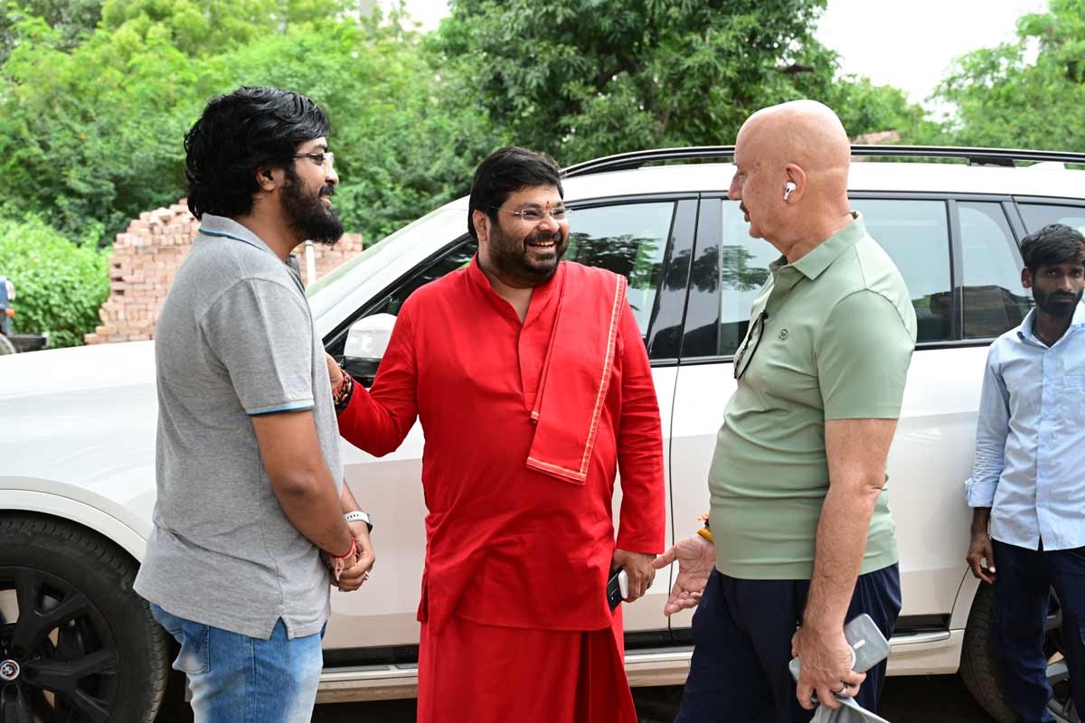 Anupam Kher enters the sets of The India House