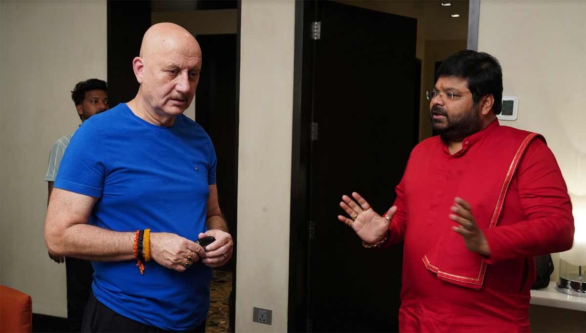 Anupam Kher enters the sets of The India House