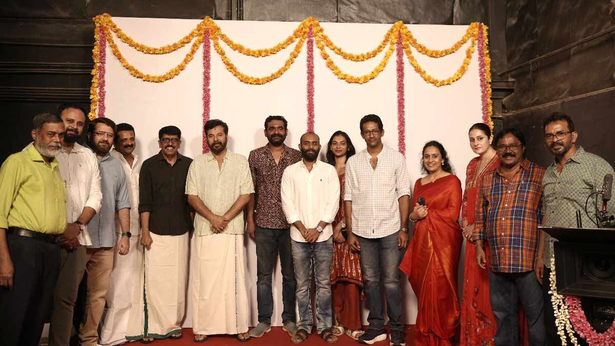 Mammoottyâs âBramayugamâ goes on floors with a Pooja Ceremony