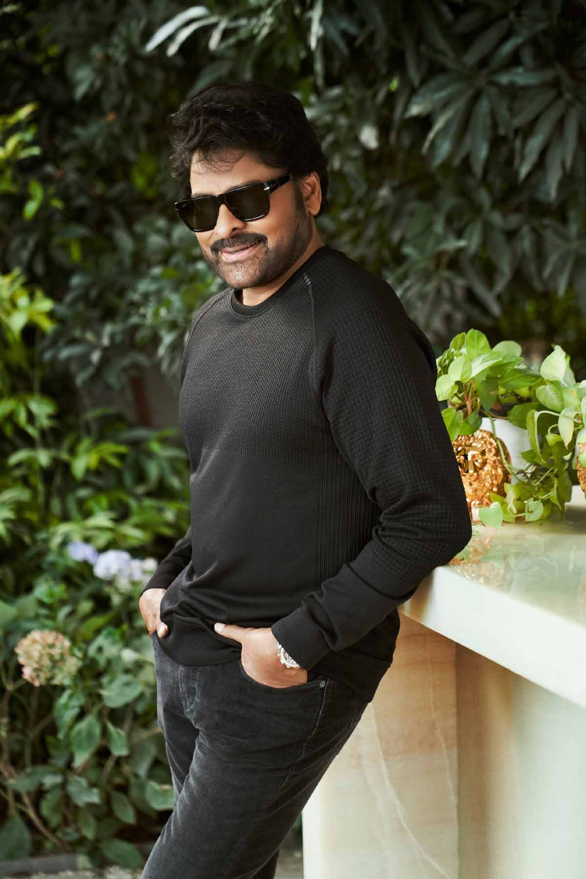 Viral Pics: Megastar Chiranjeevi Redefines Charm In His New Look