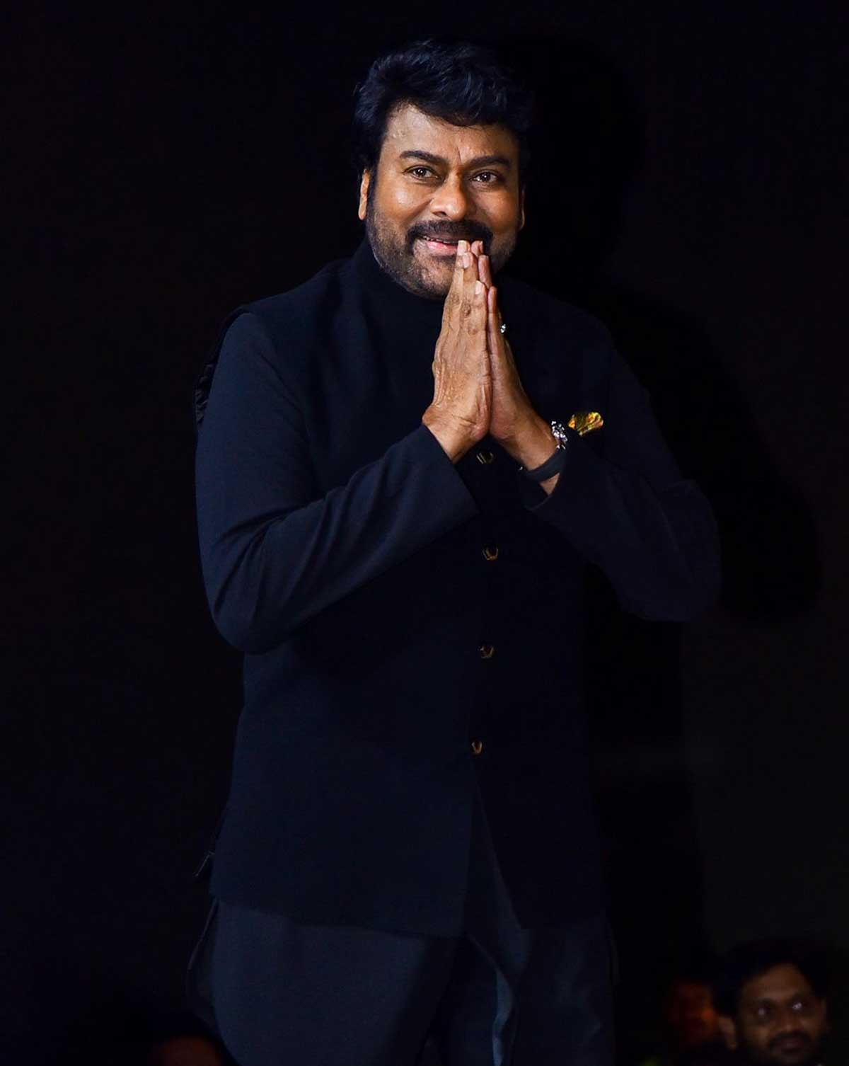 ANR National Award Ceremony: Chiranjeevi Honored by Amitabh Bachchan