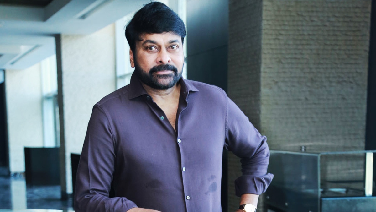 Chiranjeevi pays emotional tribute to Waltair Veerayya crew