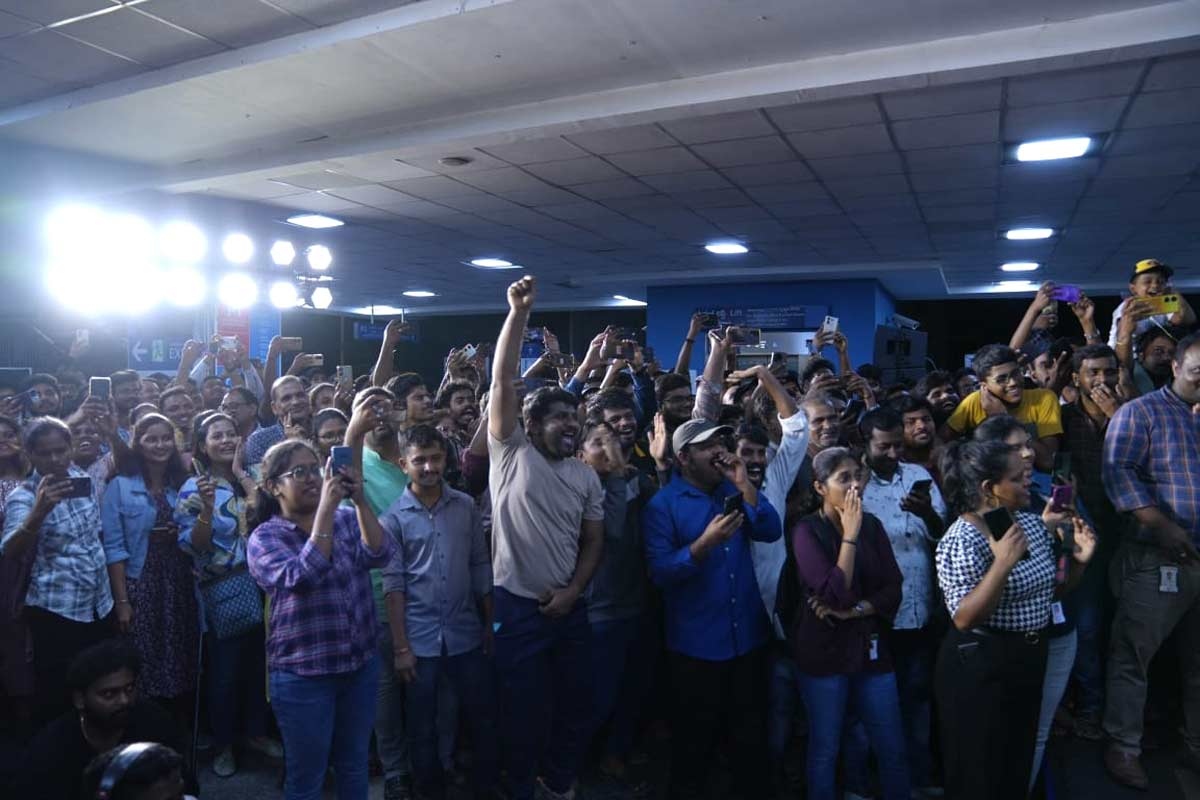 A Feast for the Senses: Telugu Indian Idol Season 3 Contestants Transform Ameerpet Metro Station into a Concert Hall