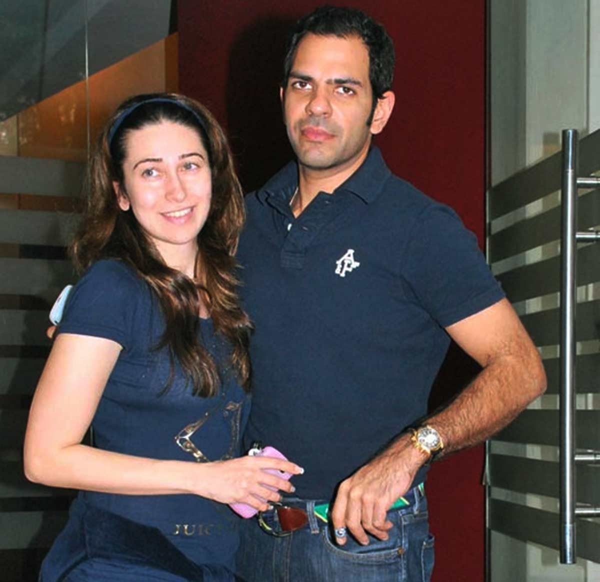 Karishma Kapoor accuses her ex husband of auctioning her