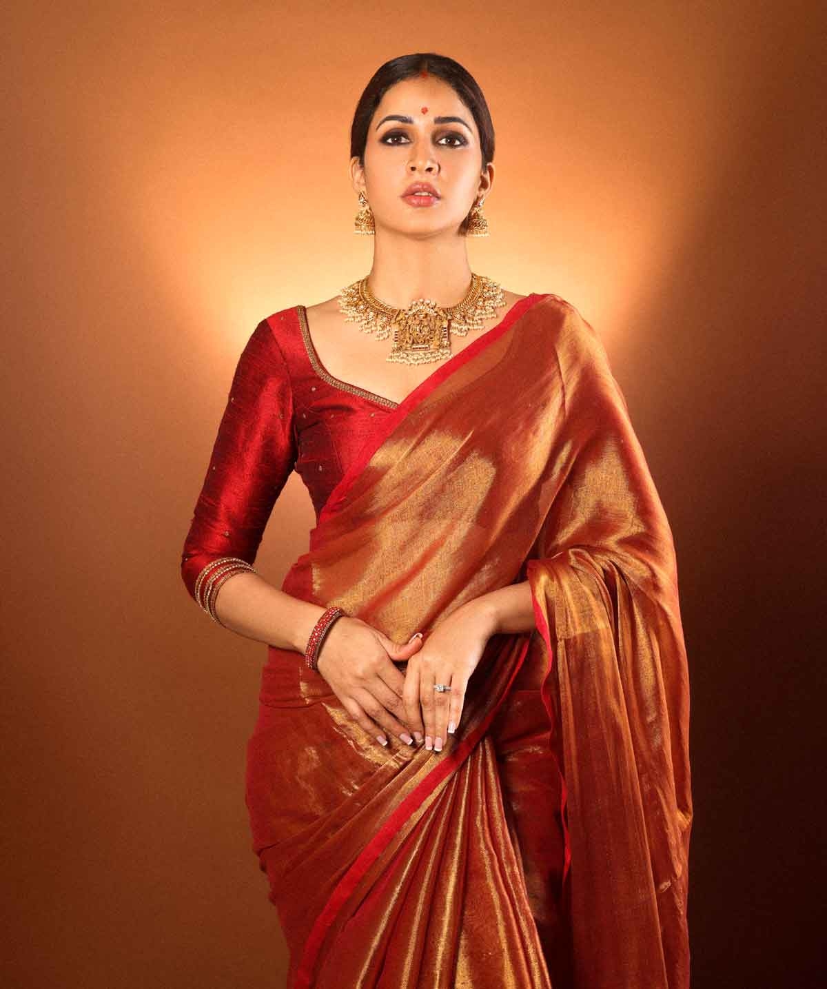 Ayodhya Beauty Lavanya radiates in Ram Parivat Jewellery on Pran Pratishta