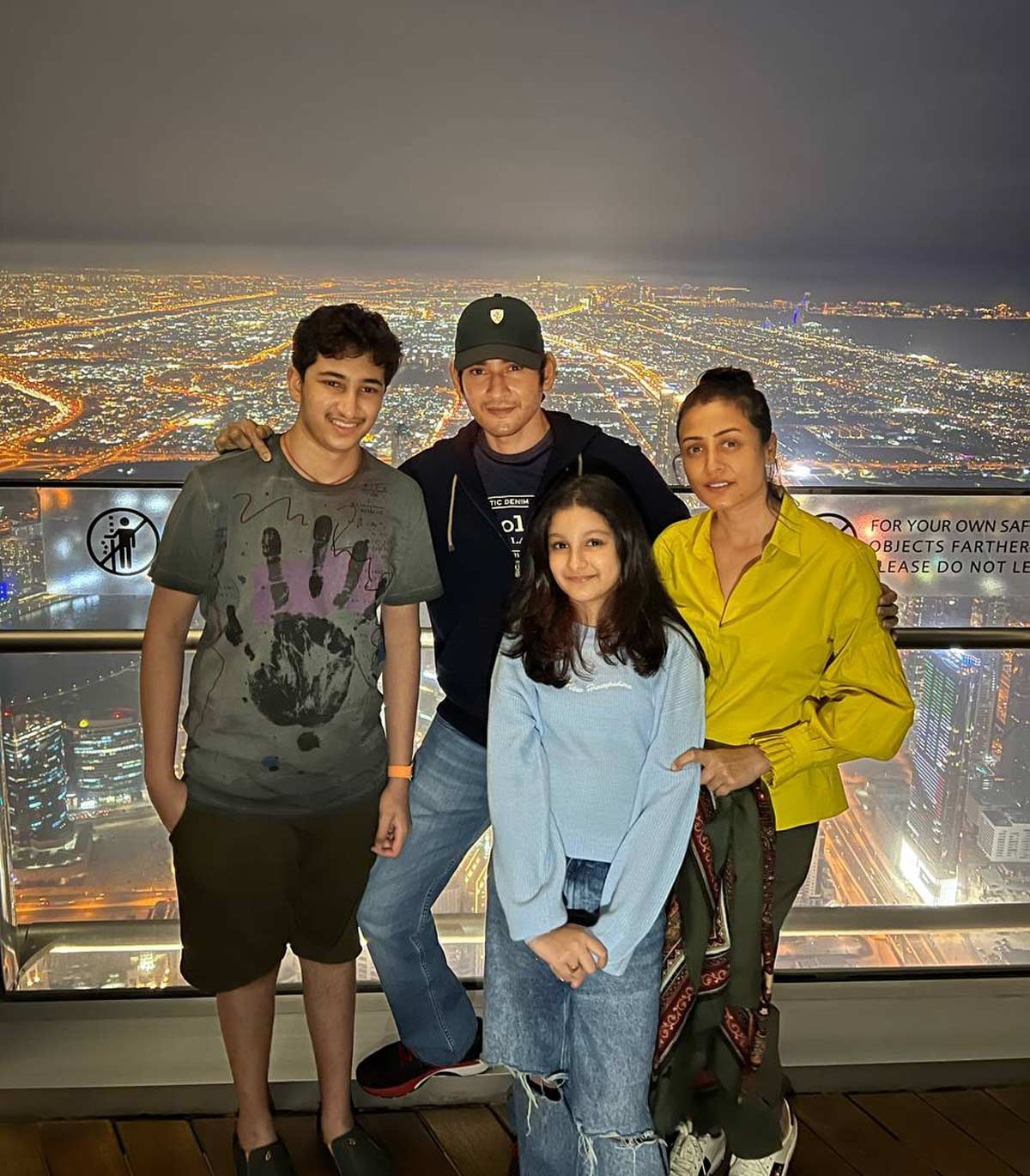 Pic Talk: Mahesh Babu, family wish everyone magical new beginnings