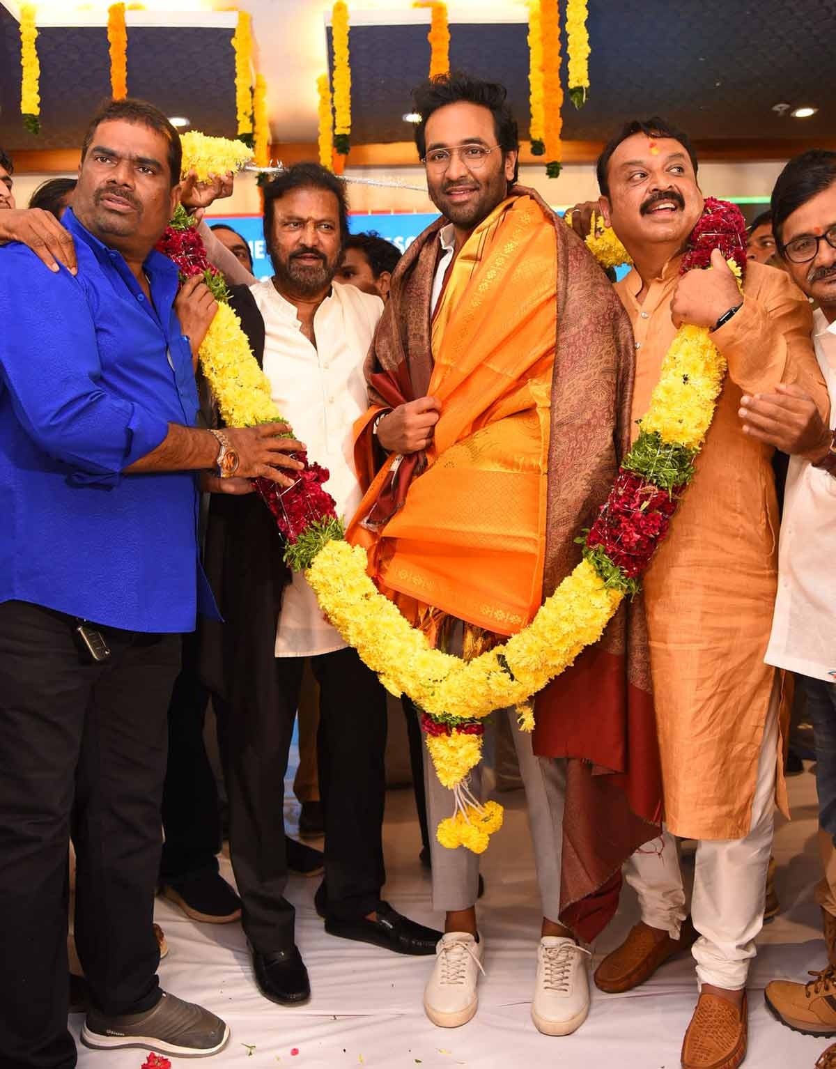 Mohan Babu to call on KCR, exhorts unity