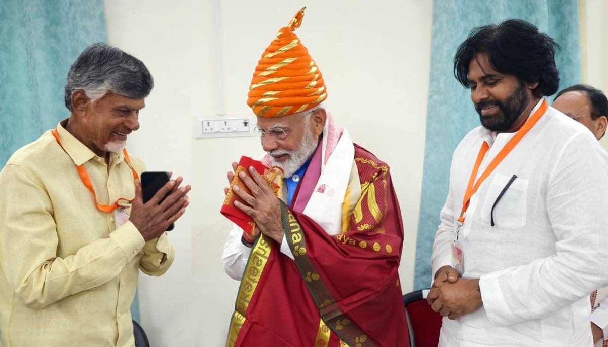 CBN, Pawan accompanies PM Modi as he files nomination from Varanasi