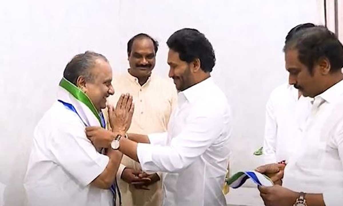 Mudragada: కాపుల్లో చెరగని ముద్రగడ.. వైసీపీలో చేరికతో విపక్షాల్లో అలజడి..