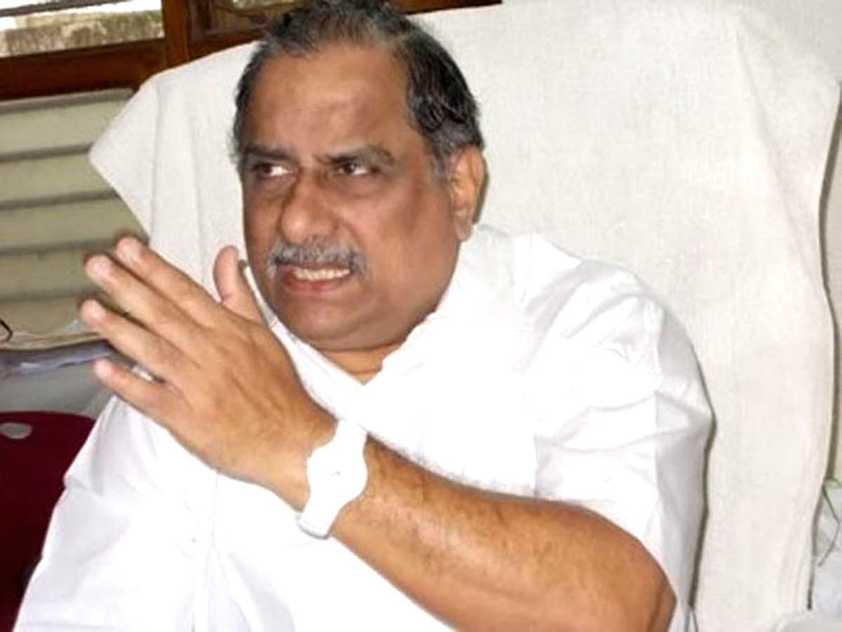 Mudragada: సినిమాల్లో పవన్ హీరోమో..రాజకీయాల్లో నేనే హీరో.. పవన్‌పై ముద్రగడ సెటైర్లు..