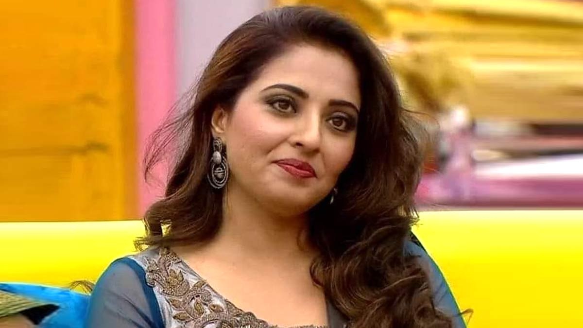 Pawan Kalyans heroine Mumtaz talks about marriage and auto immune disease