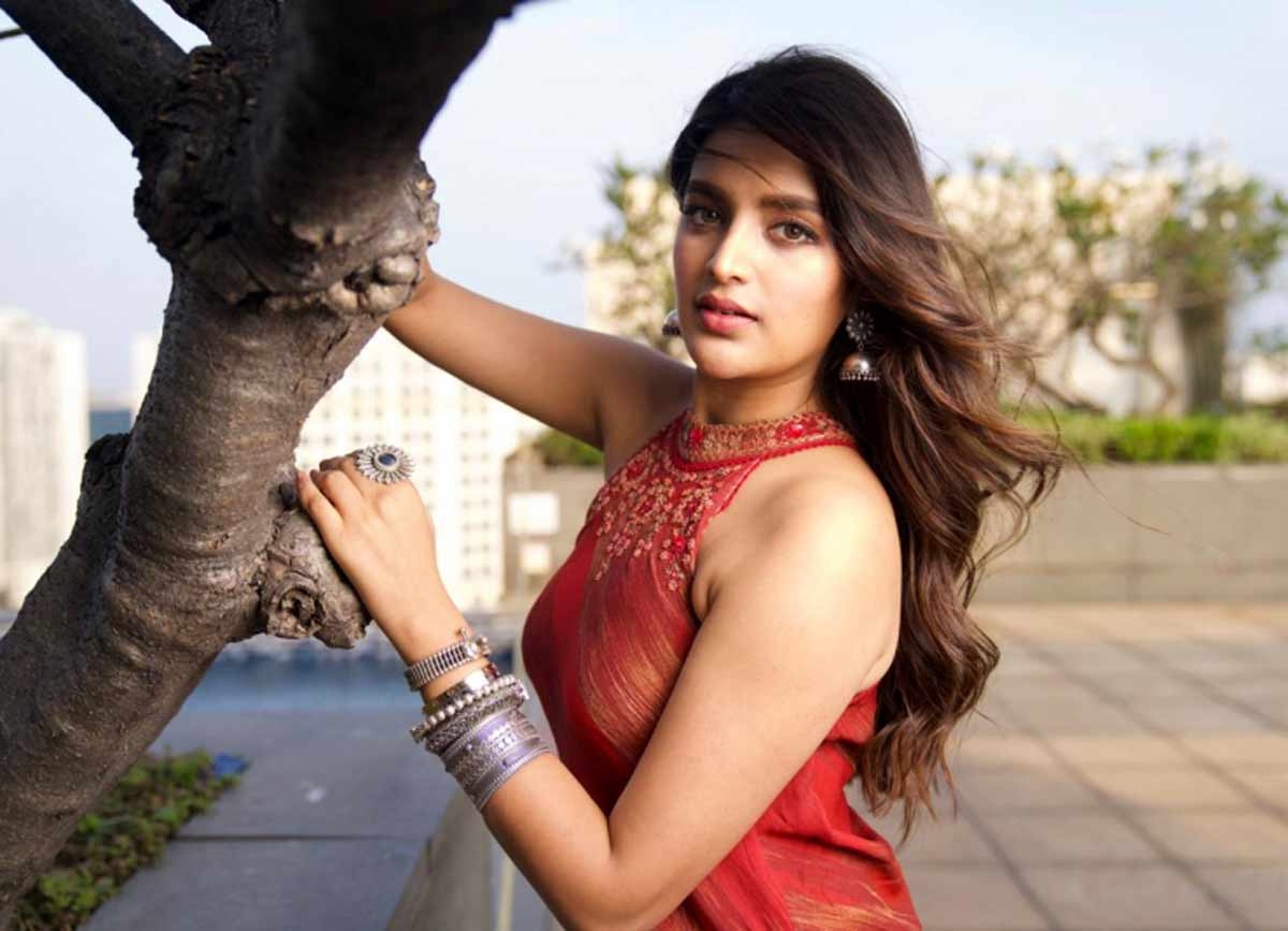 Hari Hara Veera Mallu: Nidhii Agerwal radiates with divine grace