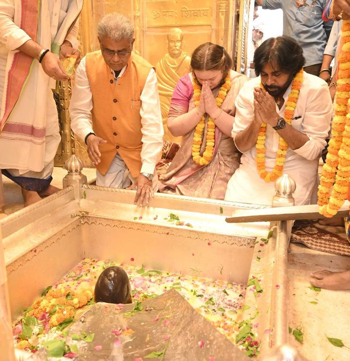 Janasena chief Pawan Kalyan prays at Kashi Vishwanath Temple