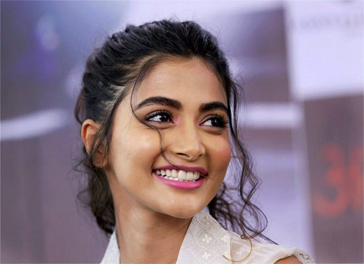 Pooja Hegde celebrates first anniversary of home ownership