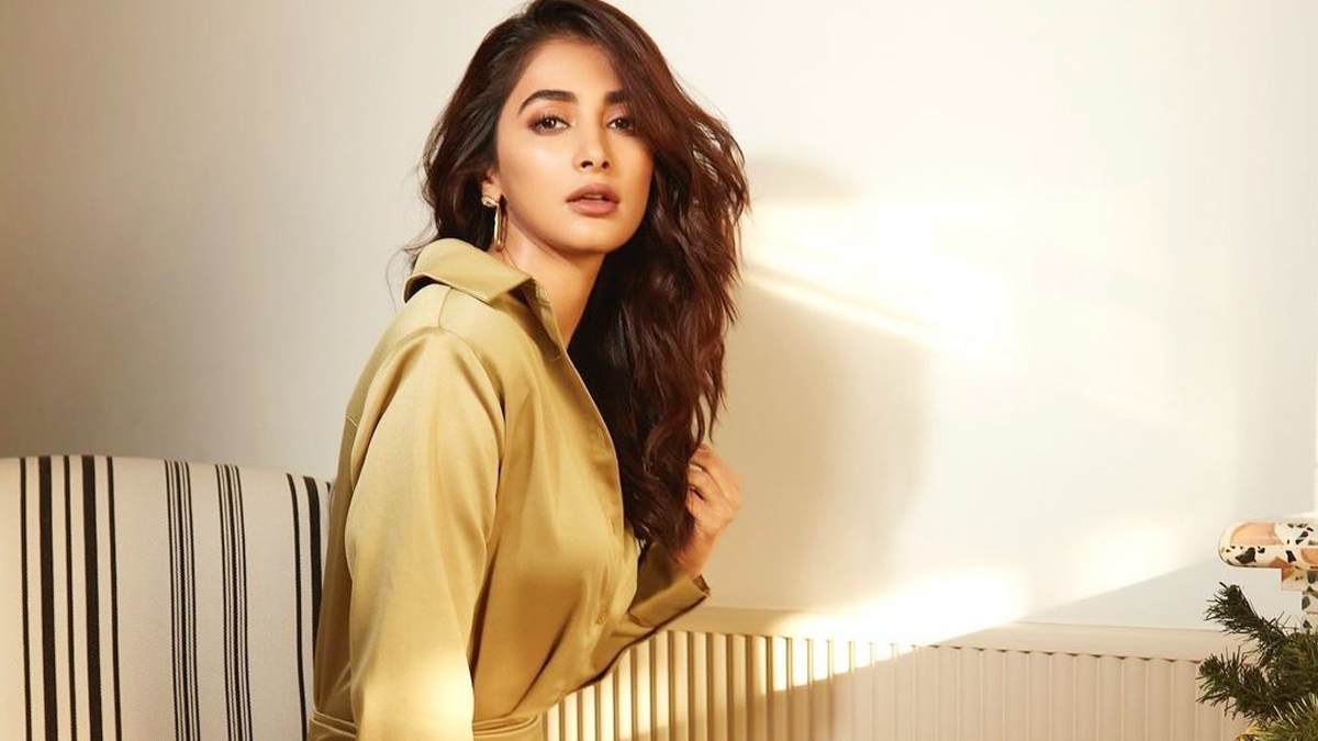 Pooja Hegde gets trained in kickboxing