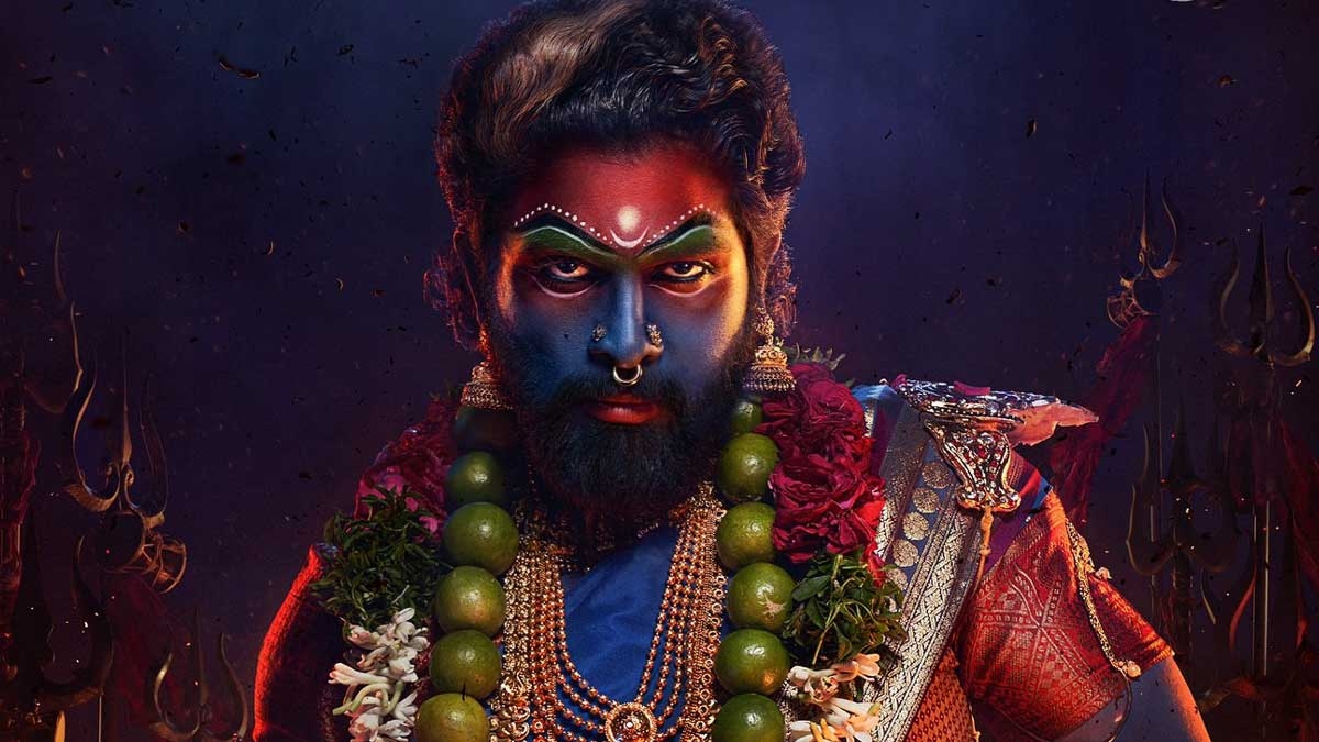 Allu Arjuns ritualistic jatara get-up wows everyone!