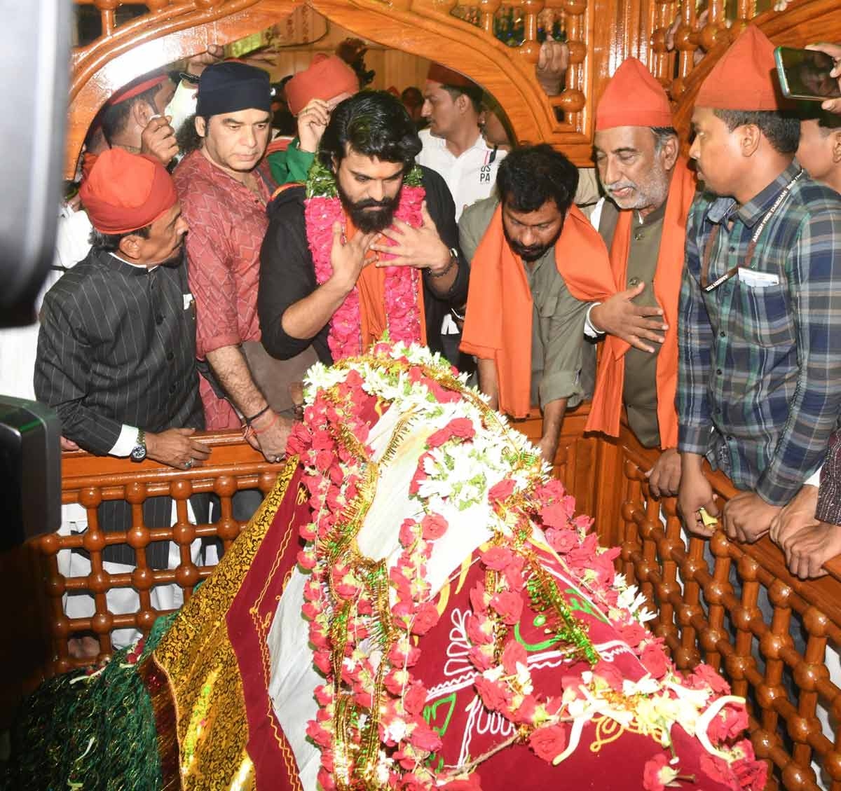 Dargah Controversy: Religious Guru Defends Ram Charan