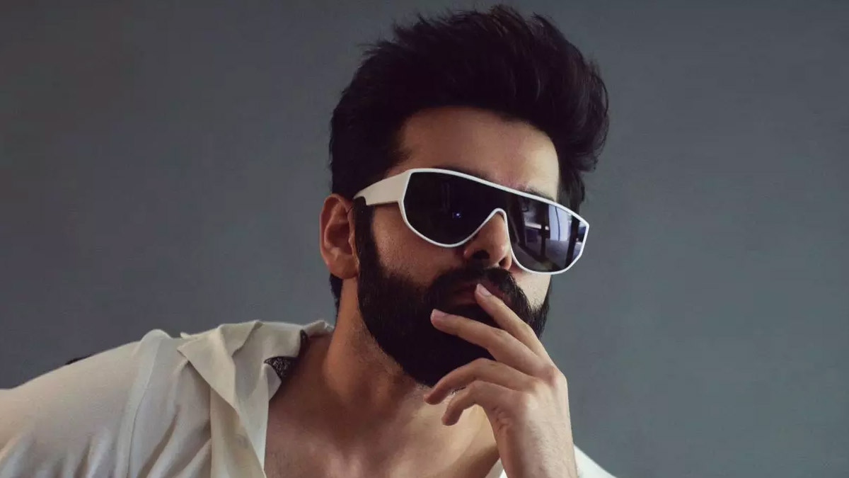 Ram Pothineni Plays With His Bart!