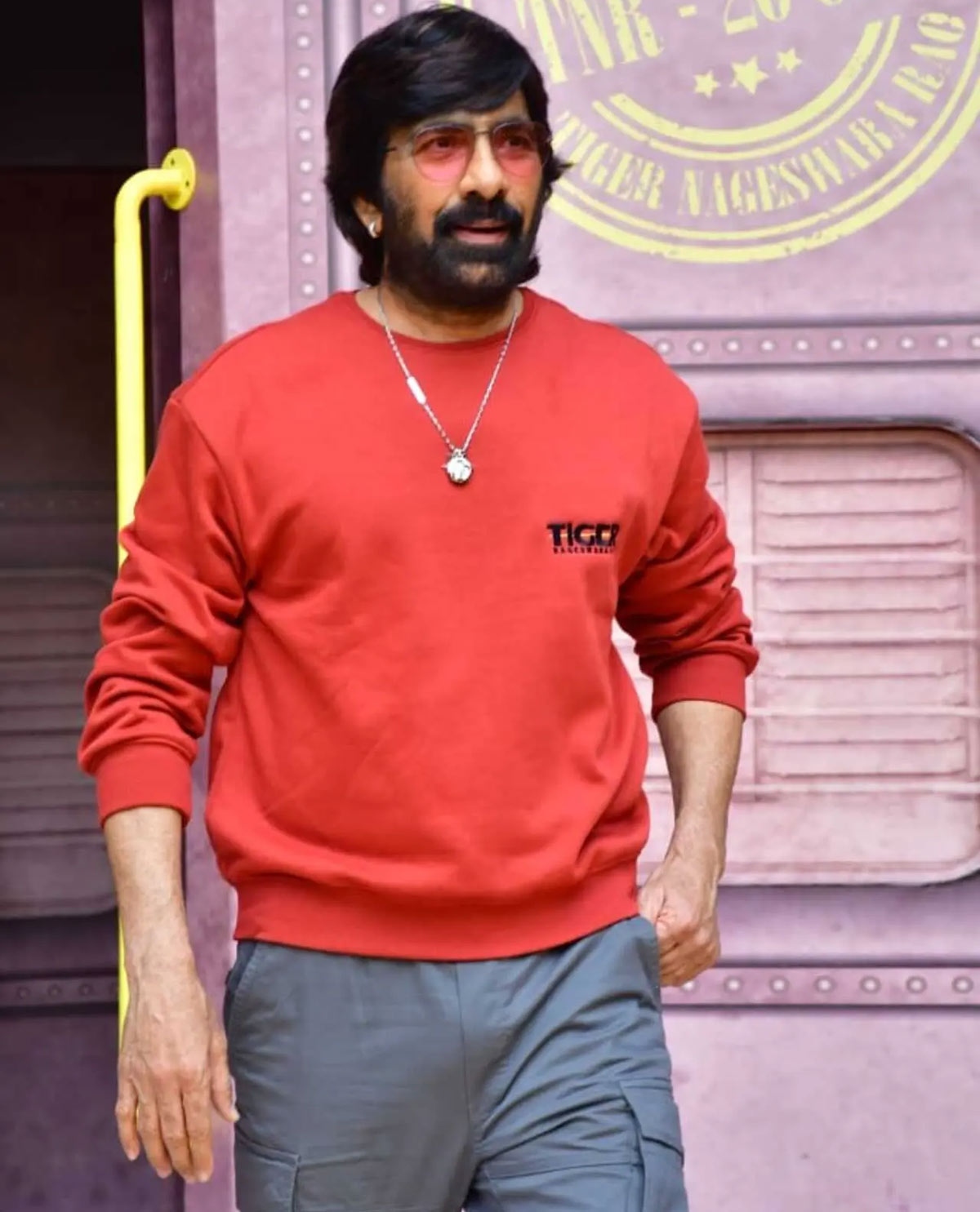 Mass Raja Ravi Teja to surprise with his makeover