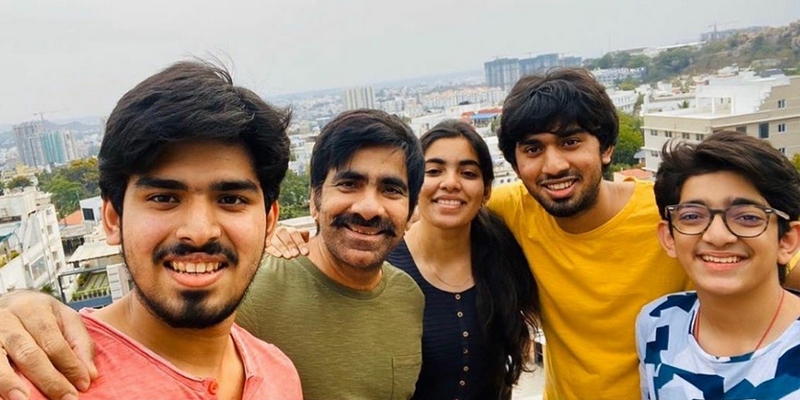 Pic Talk: Ravi Teja poses with daughter & son