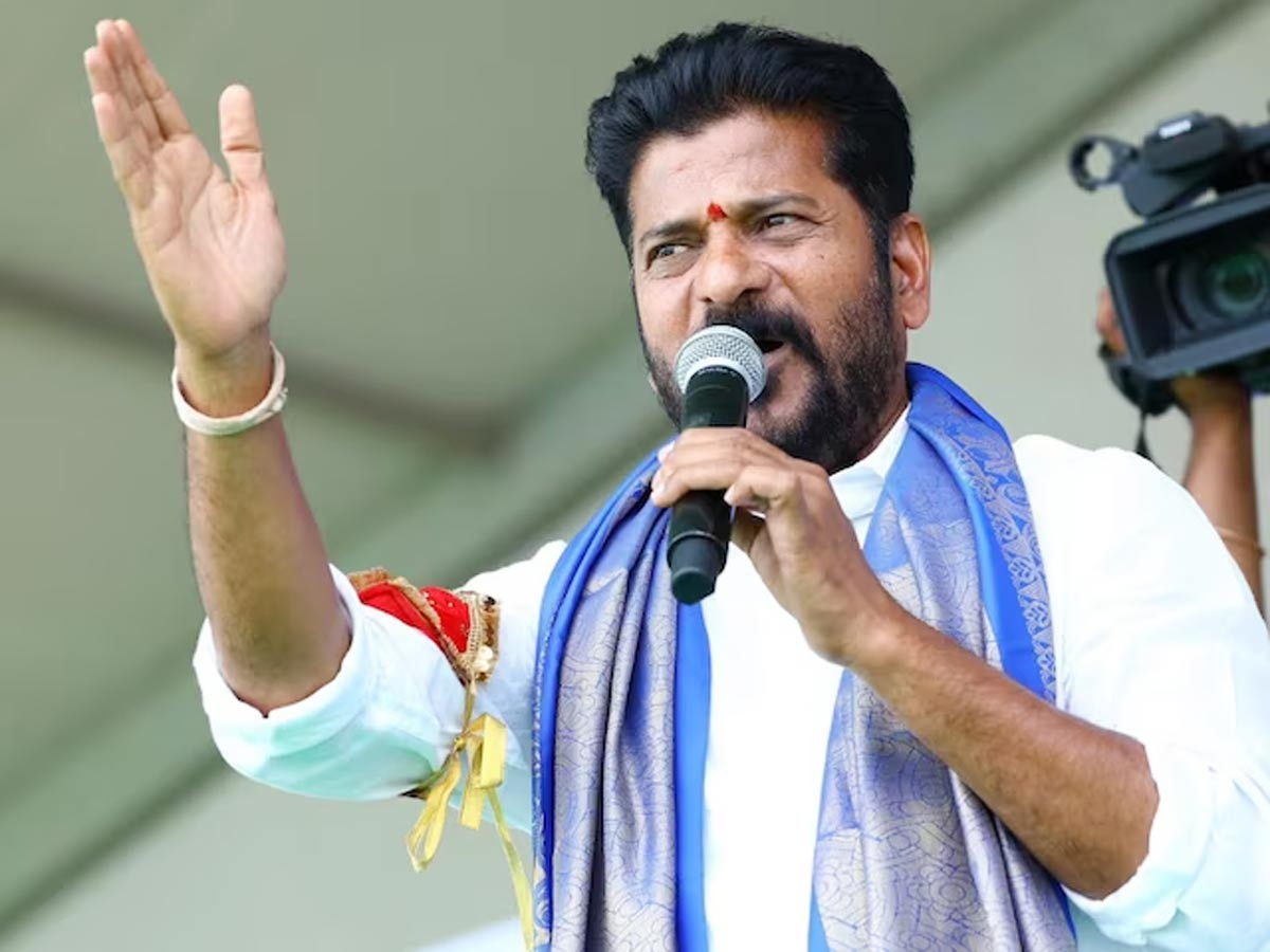 Revanth Reddy: తెలంగాణ సీఎం రేవంత్ రెడ్డికి ఢిల్లీ పోలీసులు నోటీసులు