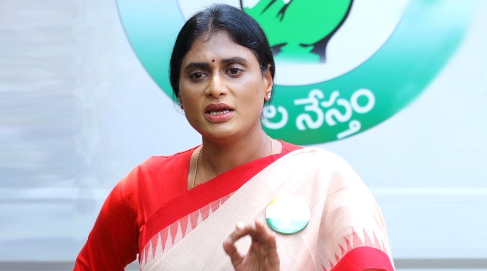 Sharmila: సీఎం జగన్ చేసిన వ్యాఖ్యలతో షర్మిల కంటతడి