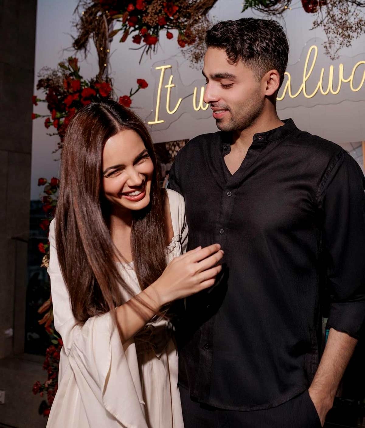 Ram Charans heroine Shazahn Padamsee Gets Engaged