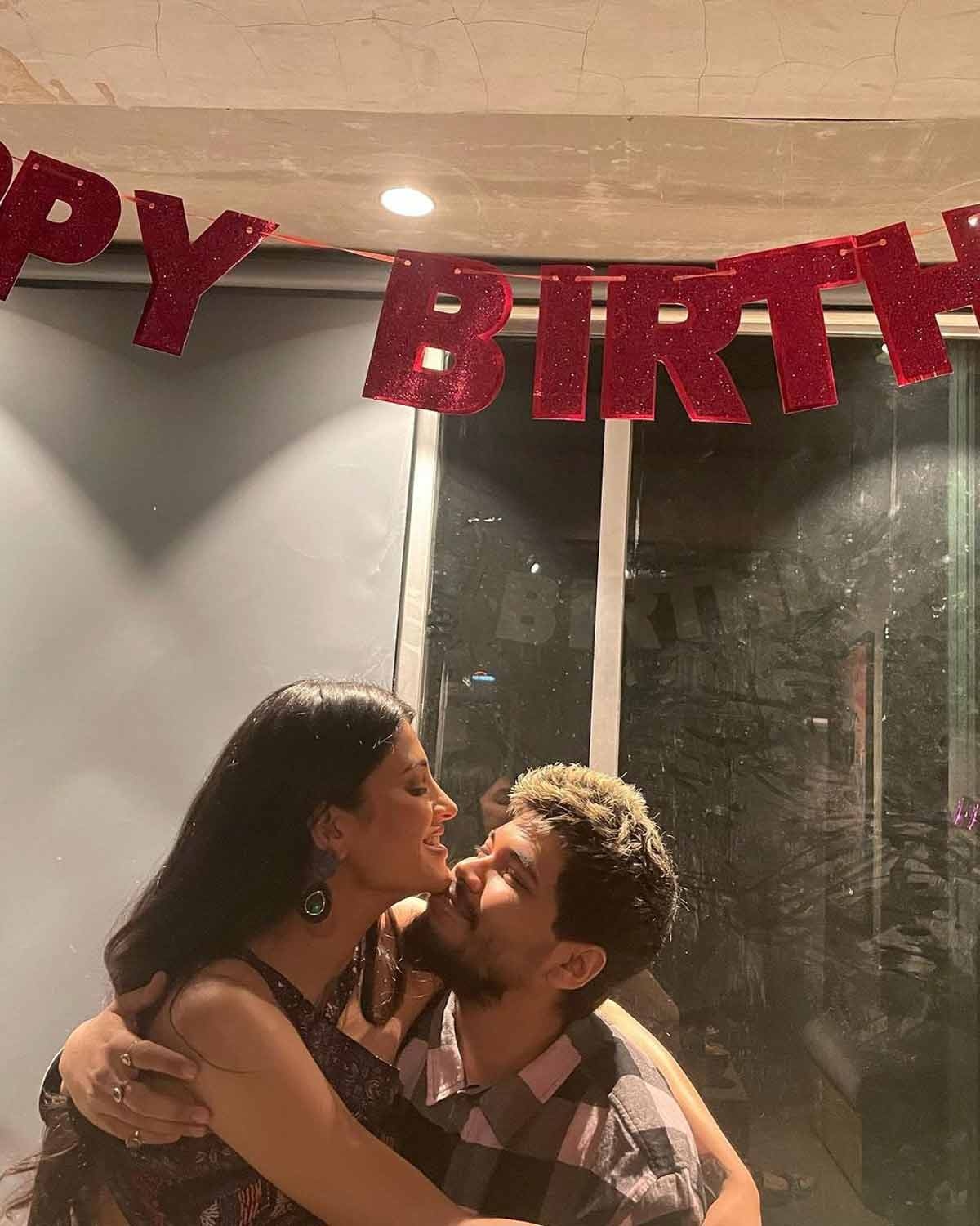 Shruti Haasan calls her BF an angel in birthday post