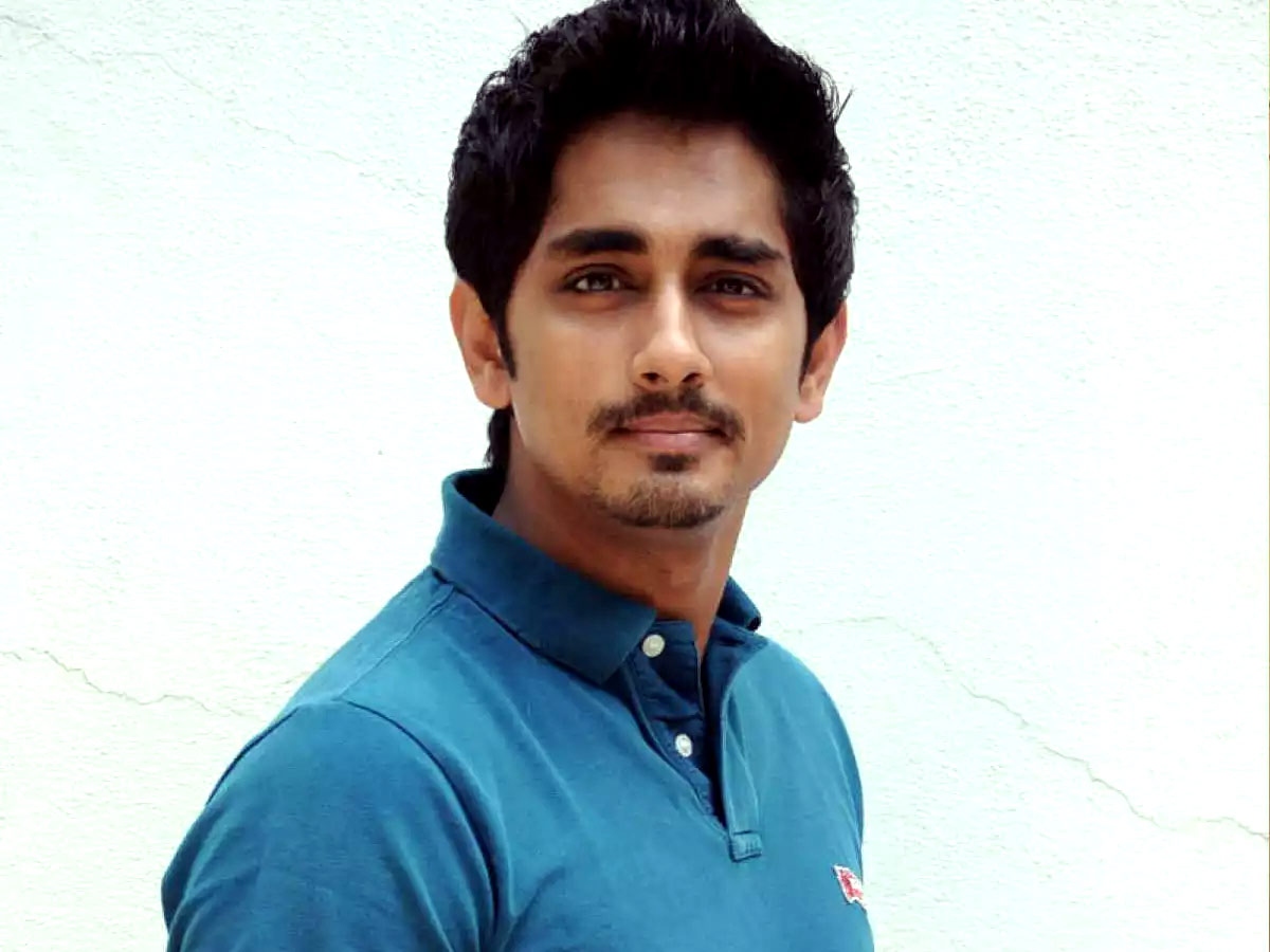 Siddharth apologizes to Saina after vulgar tweet