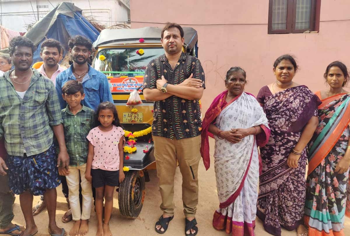 Producer SKN keeps the promise made to rickshaw puller wife, fan of Pawan Kalyan