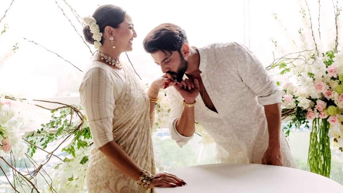 Sonakshi marries her boyfriend: Couple share their first pic