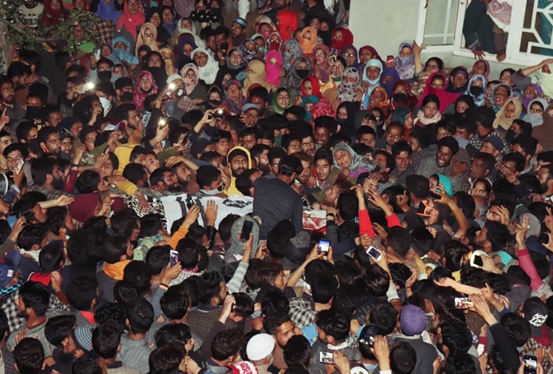 Pic Talk: Thousands attend funeral of terrorist in Kashmir in COVID-times