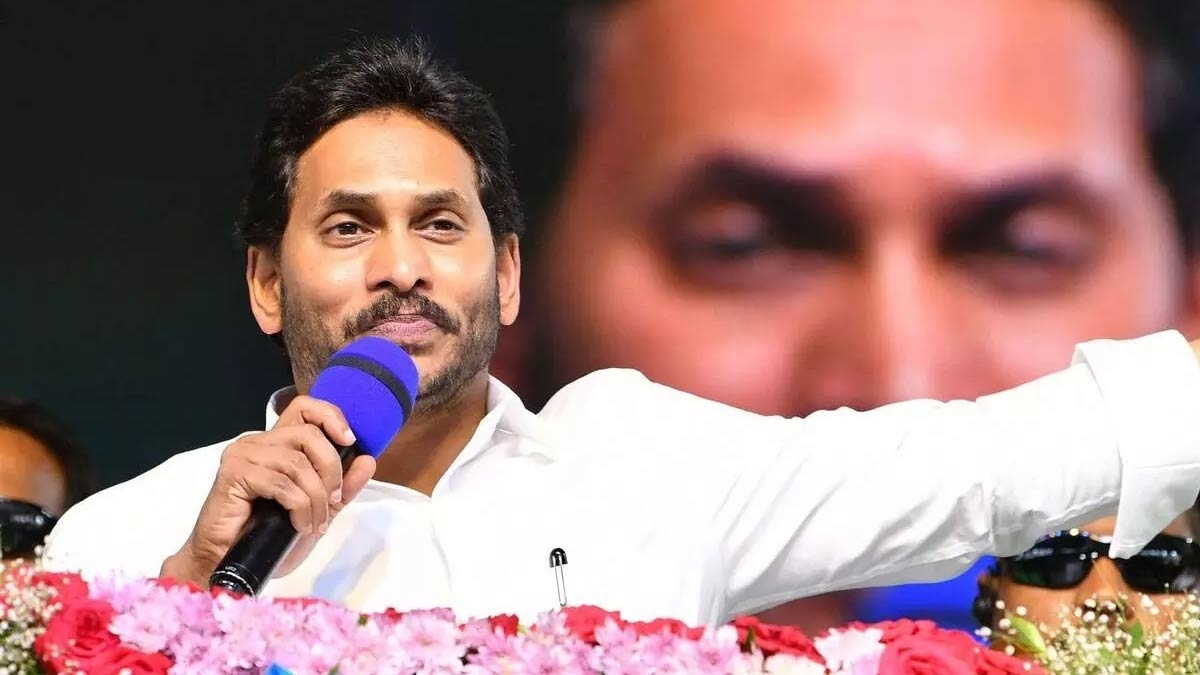 కుటుంబాలను చీల్చే కుట్రలు.. షర్మిలపై జగన్ పరోక్ష వ్యాఖ్యలు..