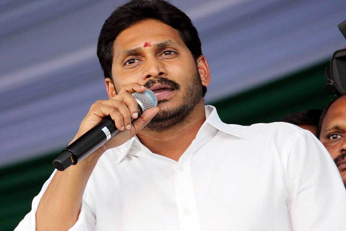 YS Jagan: చంద్రబాబు అరెస్టుపై జగన్ వ్యాఖ్యలు వ్యూహమా..? బీజేపీని ఇరికించే ప్రయత్నమా..?