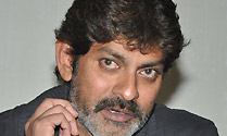 Jagapathi Babu to act as Mahesh Babu's father