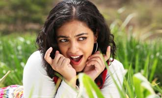 OMG: Nithya is 7 inches shorter than Anushka