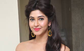 Sonarika goes deglam for her next